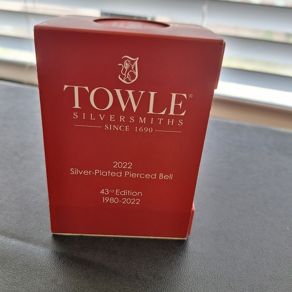 Towle Silversmiths Silver-Plated Pierced Bell - Picture 5 of 5